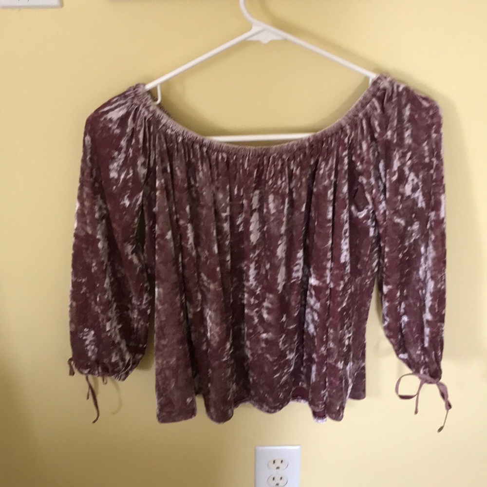 American Eagle off the shoulder top